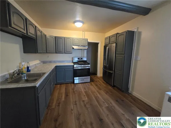 $1,950 | 1108 Fullerton Avenue, Allentown, PA 18102