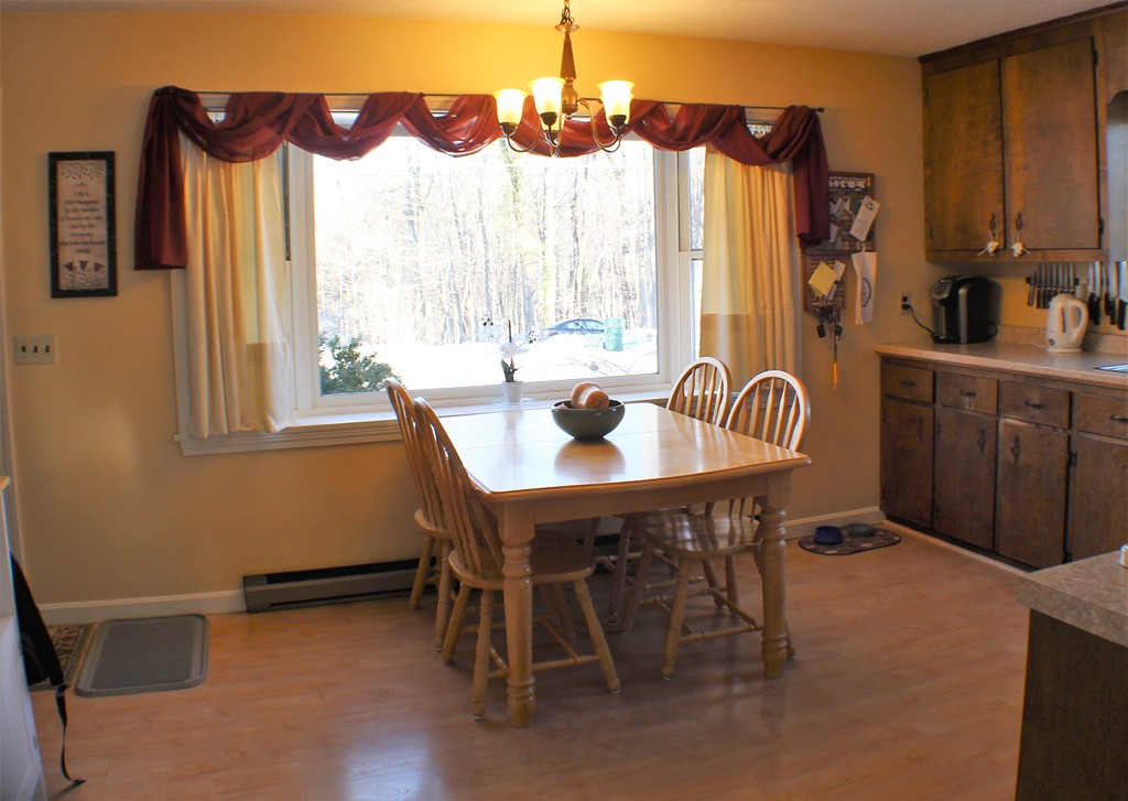 17 Fiske Hill Road Sturbridge, MA 01566 - Photo 3 of 18 Gallery Image 3