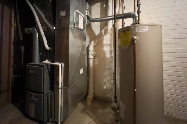 $199,900 | 230 Parktrail Road, Normal, IL 61761