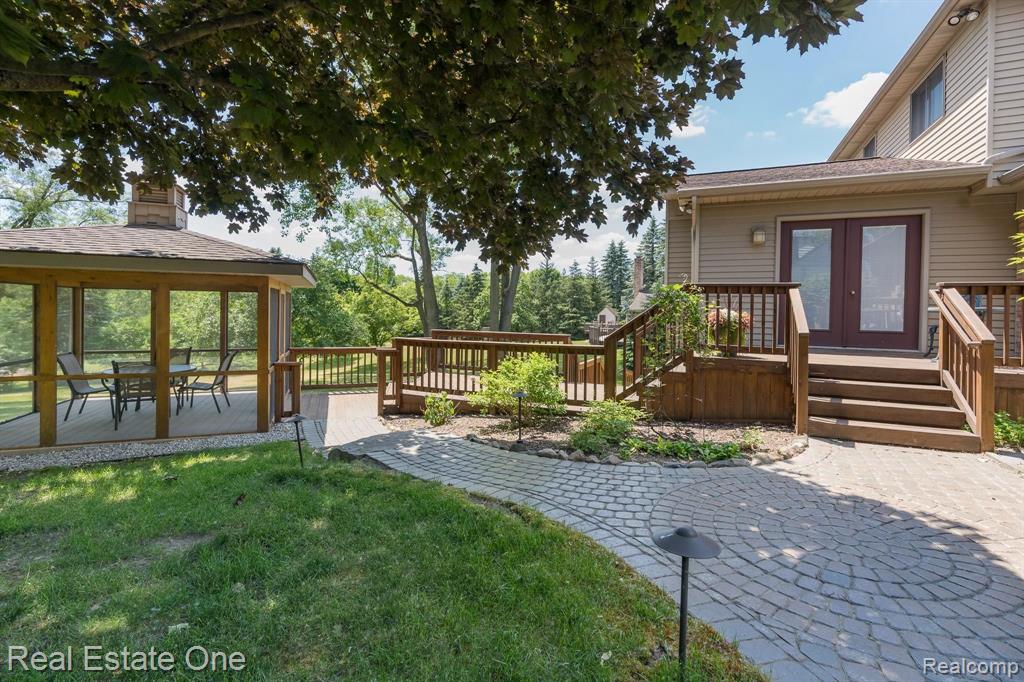 781 Dutton Road Rochester Hills, MI 48306 - Photo 32 of 33