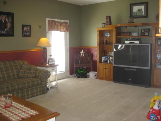1269 Old Gate Road Northampton, PA 18067 - Photo 3 of 17 Gallery Image 3