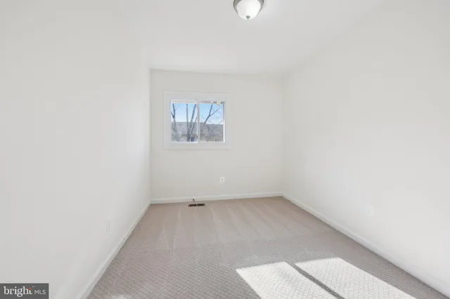 $464,900 | 601 Clearwater Court, Herndon, VA 20170