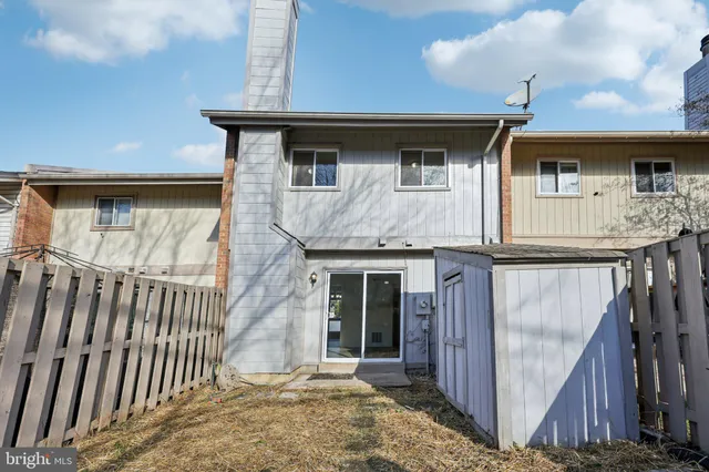 $464,900 | 601 Clearwater Court, Herndon, VA 20170