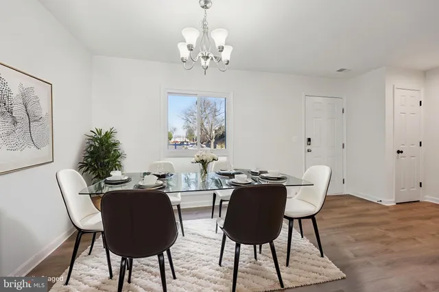 $464,900 | 601 Clearwater Court, Herndon, VA 20170