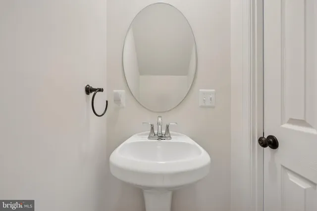 $464,900 | 601 Clearwater Court, Herndon, VA 20170