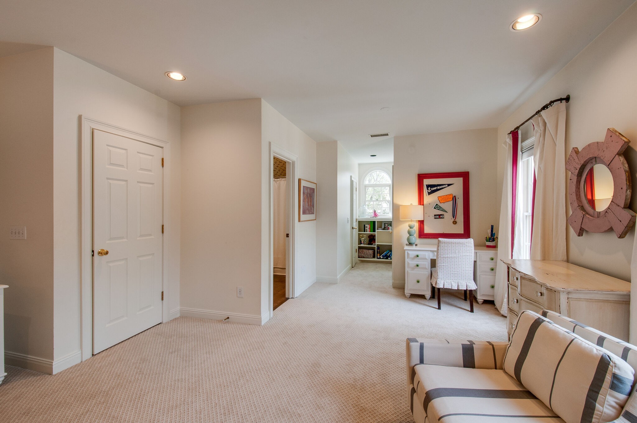 302 Page Road Nashville, TN 37205 - Photo 28 of 42 a living room with furniture and a wooden floor