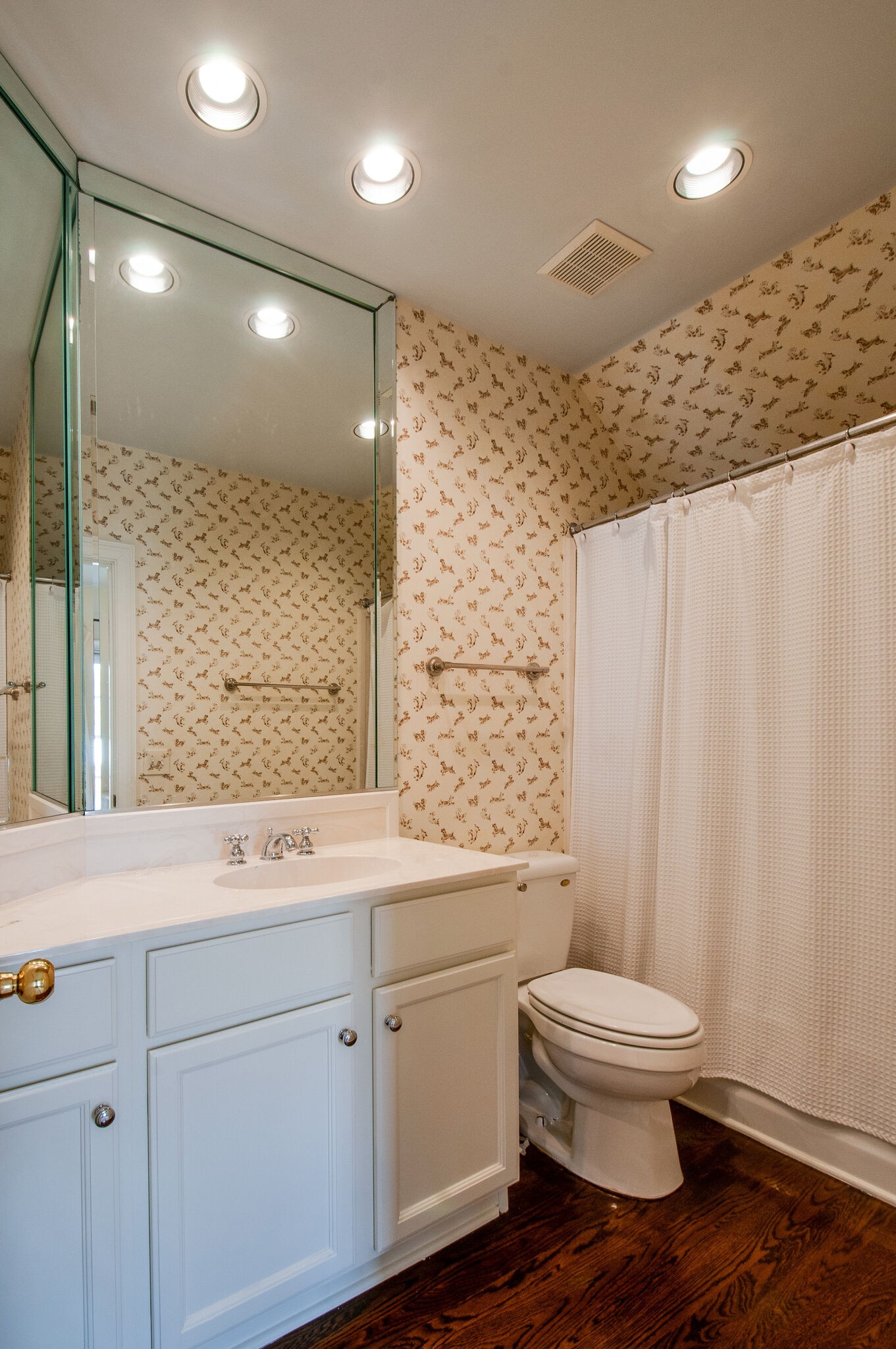 302 Page Road Nashville, TN 37205 - Photo 30 of 42 a bathroom with a sink a toilet and shower