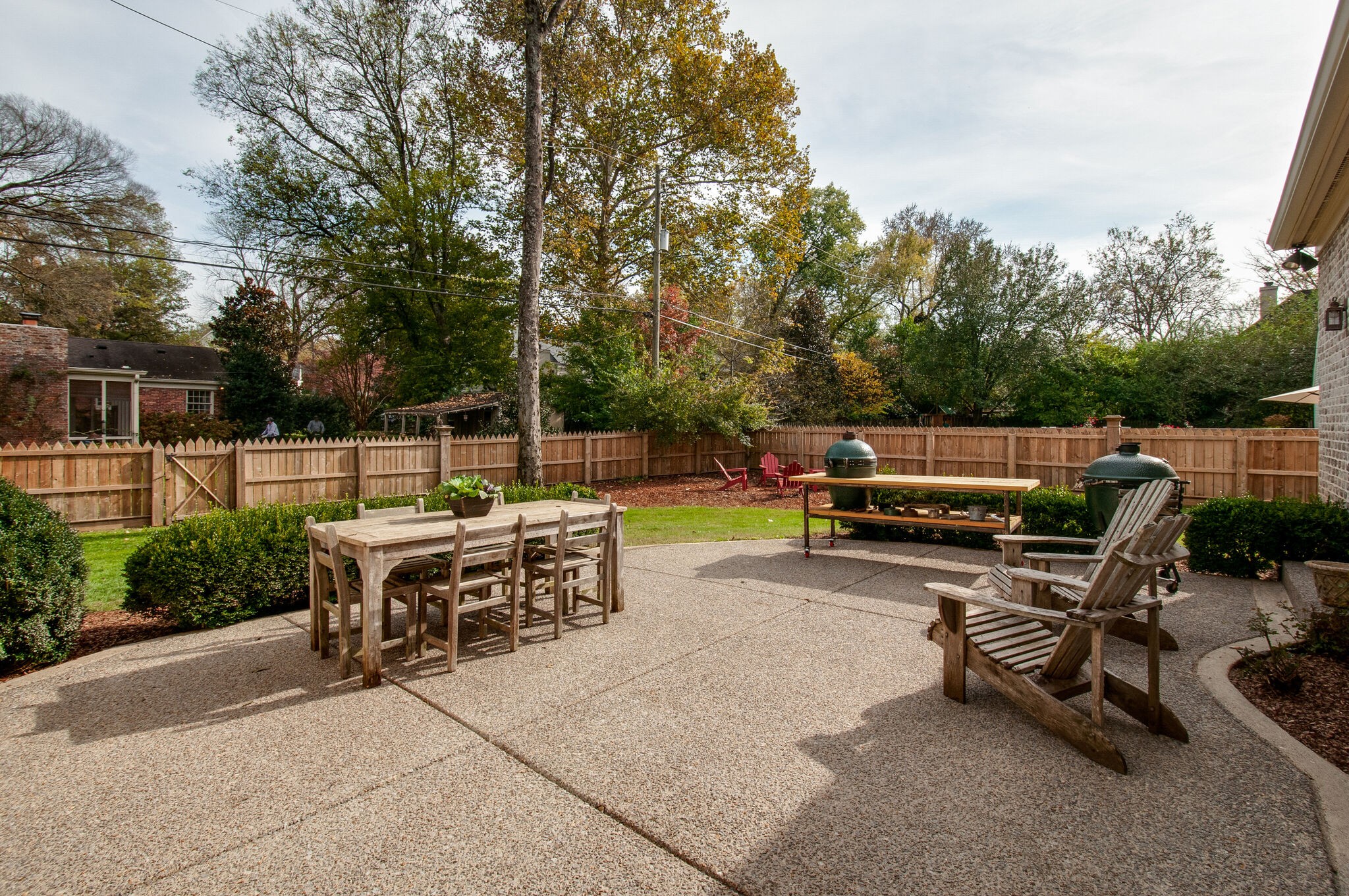 302 Page Road Nashville, TN 37205 - Photo 39 of 42 a view of a lounge chairs in the patio