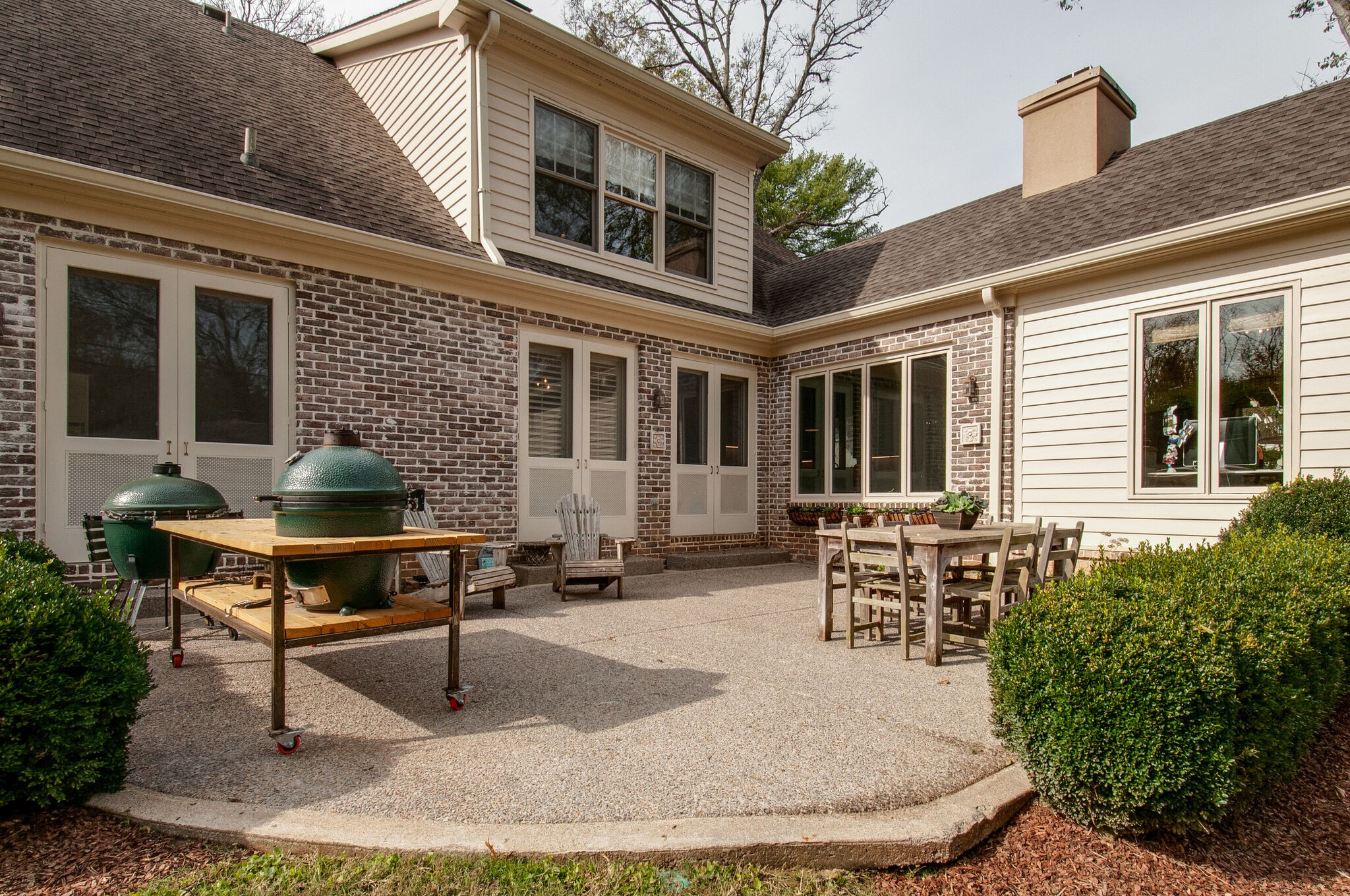 302 Page Road Nashville, TN 37205 - Photo 40 of 42 a house view with a seating space