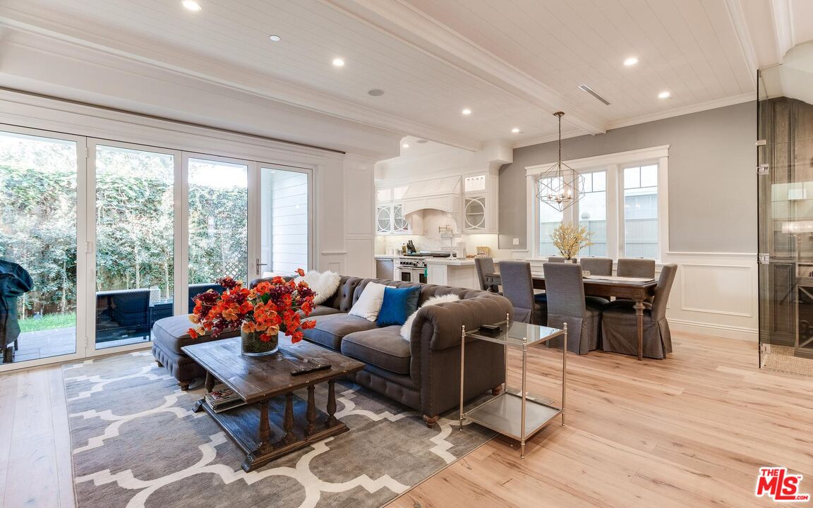 109 Geneva Walk Long Beach, CA 90803 - Photo 17 of 53 a living room filled with furniture windows and a table