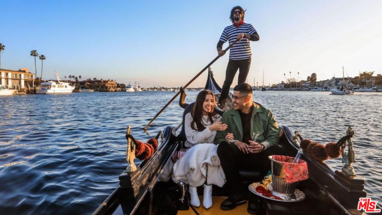 109 Geneva Walk Long Beach, CA 90803 - Photo 47 of 53 a view of a terrace with sitting area