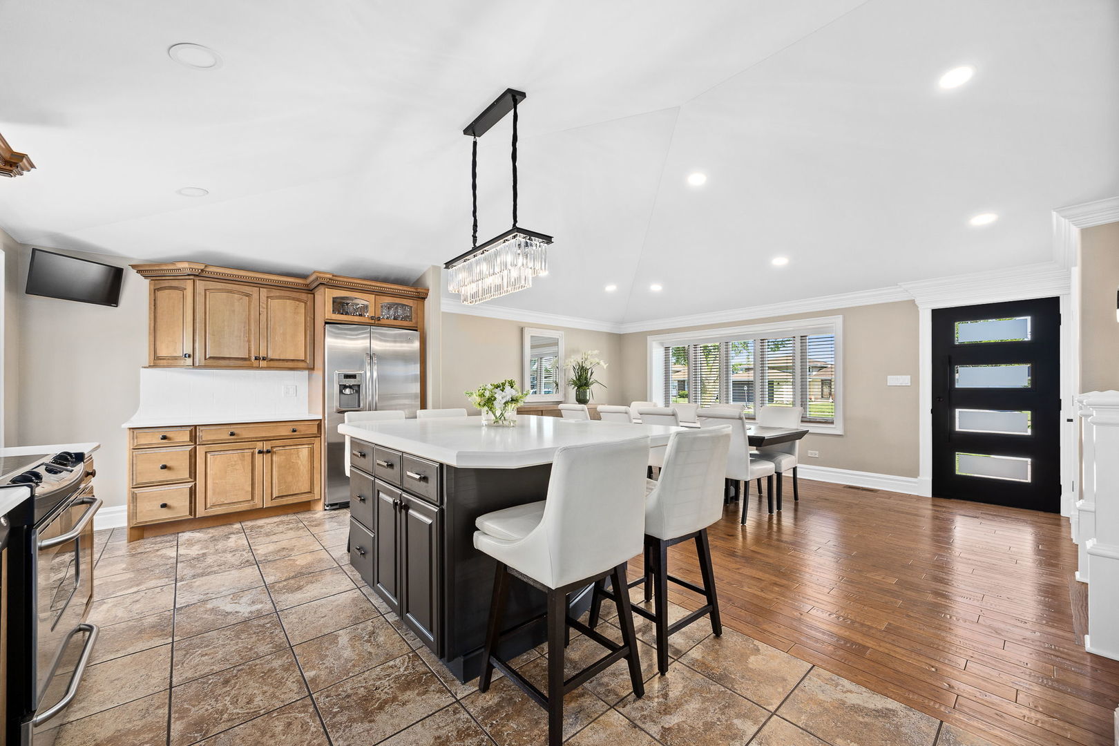7917 West 81st Street Bridgeview, IL 60455 - Photo 5 of 32