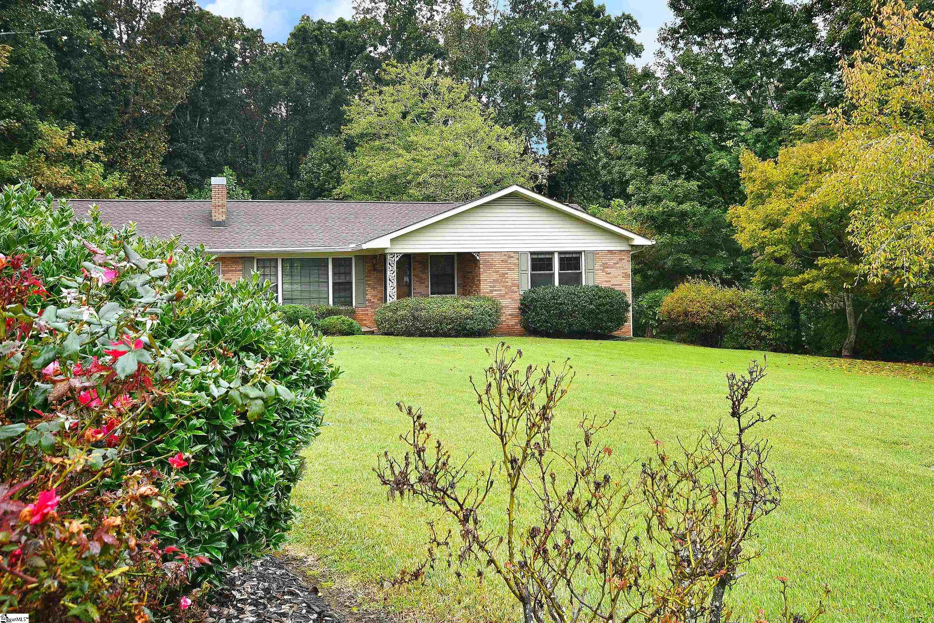 1113 Fox Squirrel Ridge Road Pickens, SC 29671 - Photo 2 of 34
