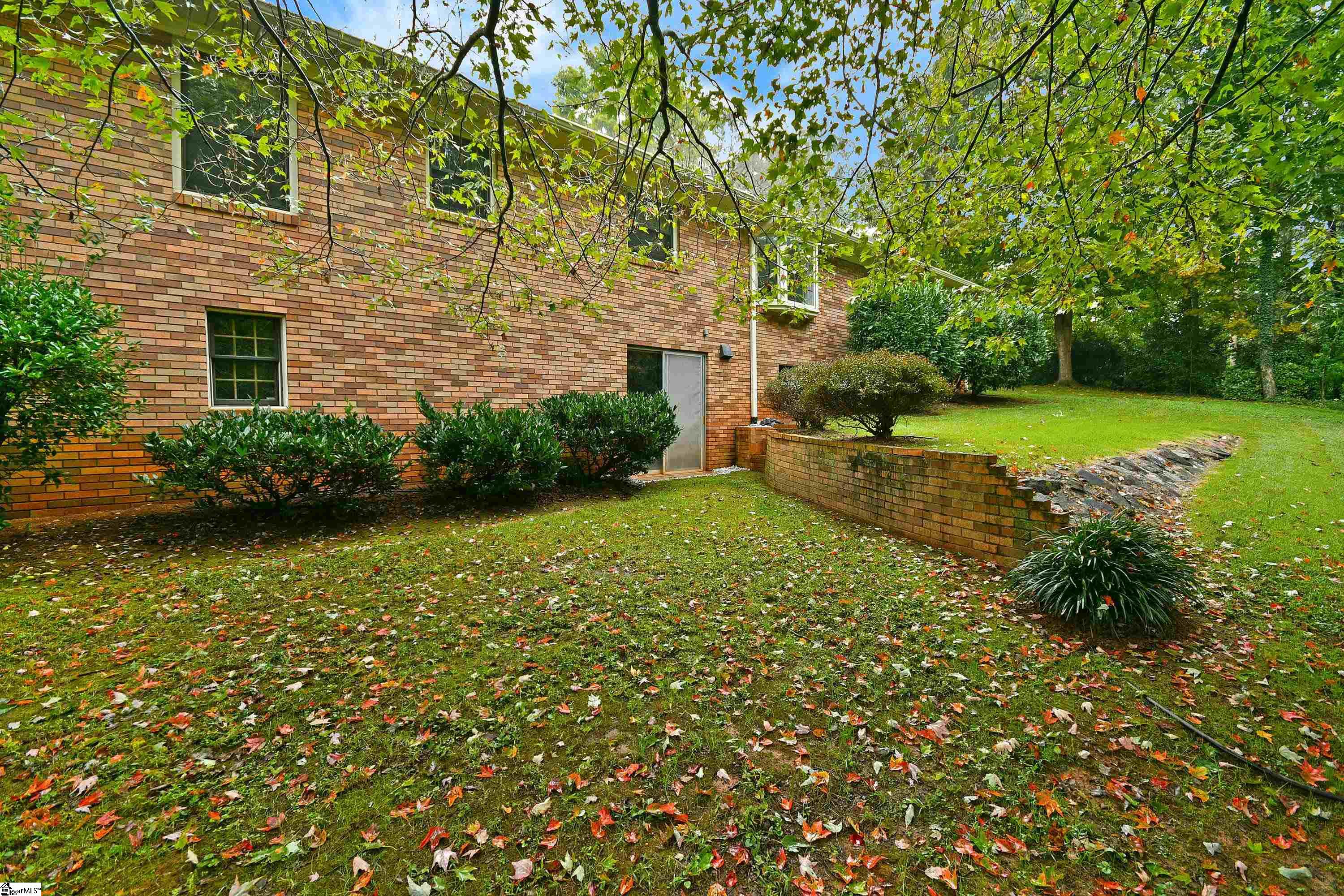 1113 Fox Squirrel Ridge Road Pickens, SC 29671 - Photo 7 of 34