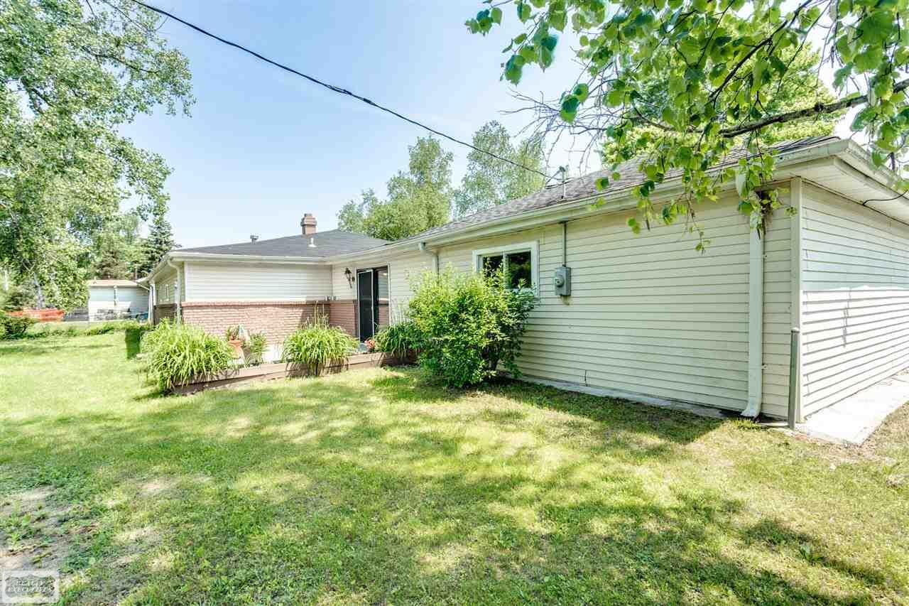 2841 Michigan Road Port Huron, MI 48060 - Photo 3 of 41