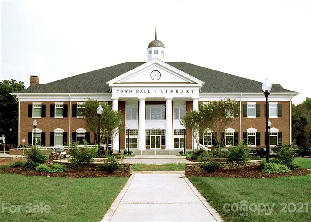 314 Sadie Drive Matthews, NC 28105 - Photo 11 of 13 front view of a house with a yard