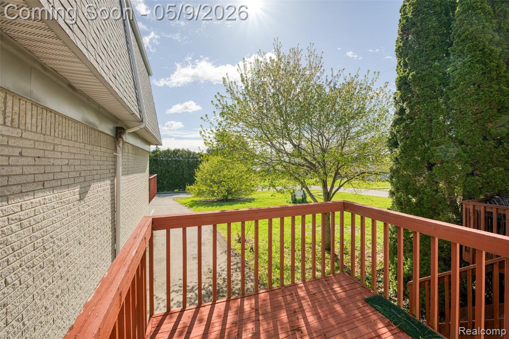 114 Ladd Road Walled Lake, MI 48390 - Photo 20 of 26 Gallery Image 20