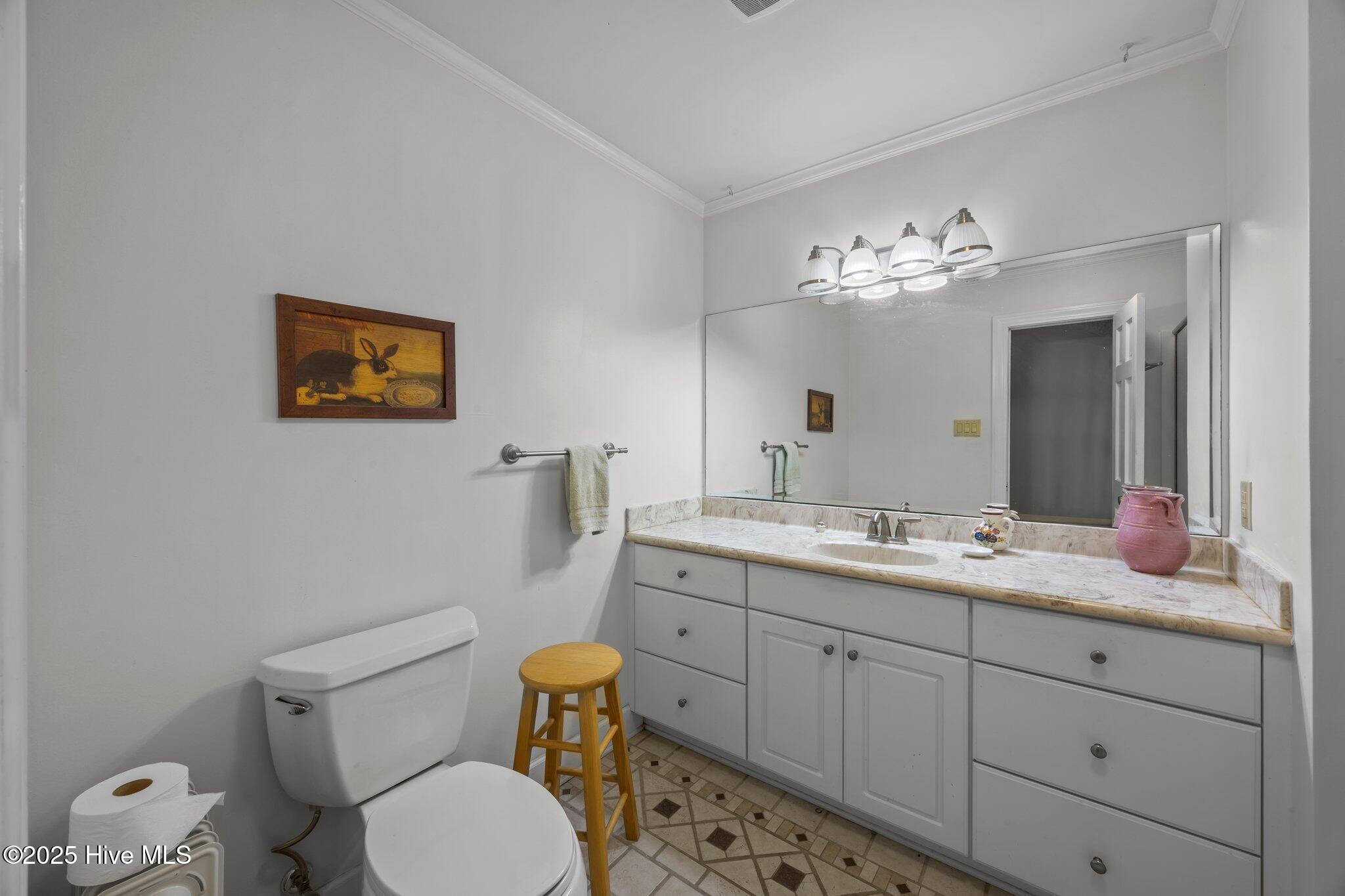 300 Rockledge Road New Bern, NC 28562 - Photo 22 of 38 Second Full Bath