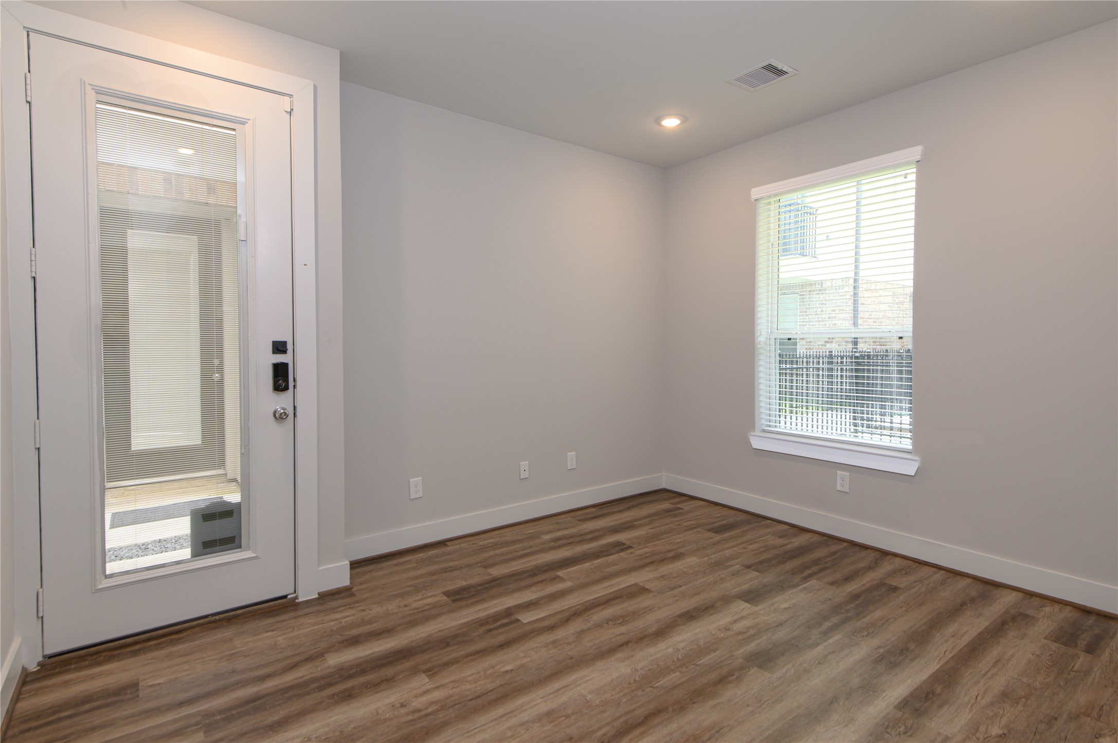1274 North Post Oak Road, Unit B Houston, TX 77055 - Photo 19 of 22 Bedroom 3 Base Level