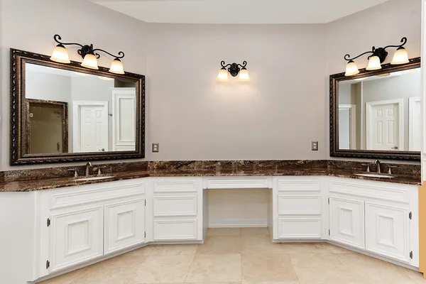 $1,298,000 | 38 Eagle Terrace, The Woodlands, TX 77381