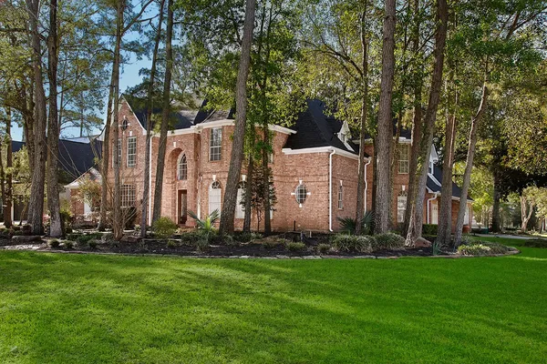 $1,298,000 | 38 Eagle Terrace, The Woodlands, TX 77381