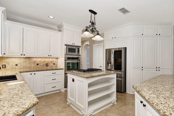 $1,298,000 | 38 Eagle Terrace, The Woodlands, TX 77381