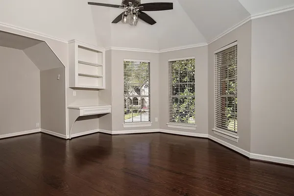 $1,298,000 | 38 Eagle Terrace, The Woodlands, TX 77381