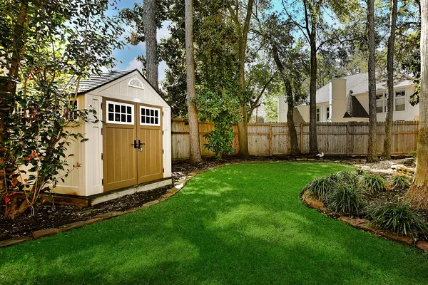 $1,298,000 | 38 Eagle Terrace, The Woodlands, TX 77381