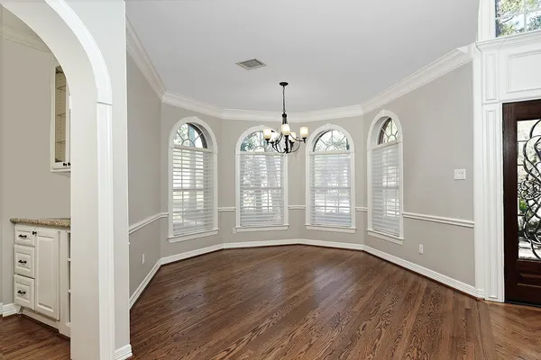 $1,298,000 | 38 Eagle Terrace, The Woodlands, TX 77381