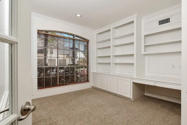 $1,298,000 | 38 Eagle Terrace, The Woodlands, TX 77381