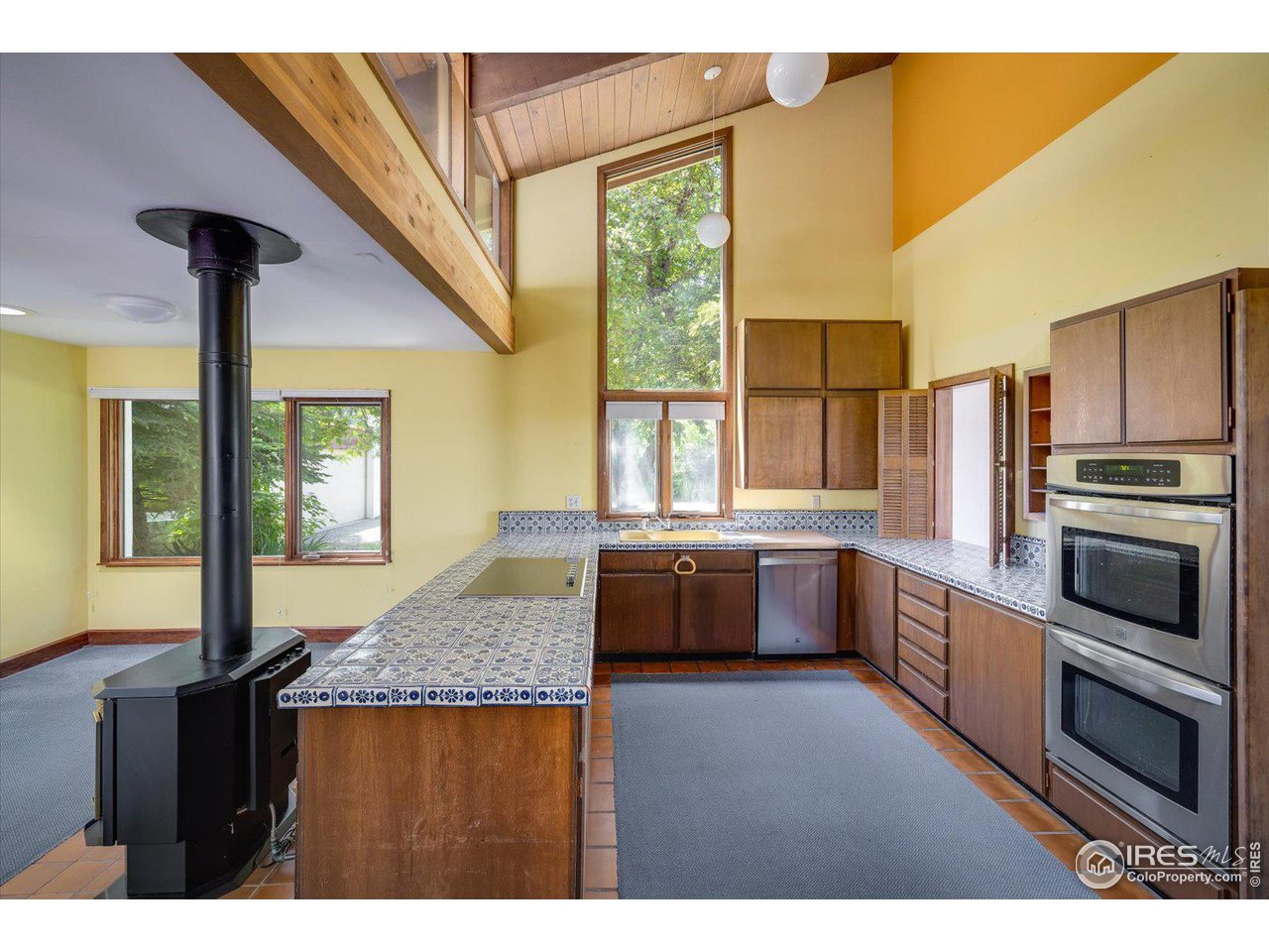 400 Ord Drive Boulder, CO 80303 - Photo 19 of 39 Double oven in open kitchen
