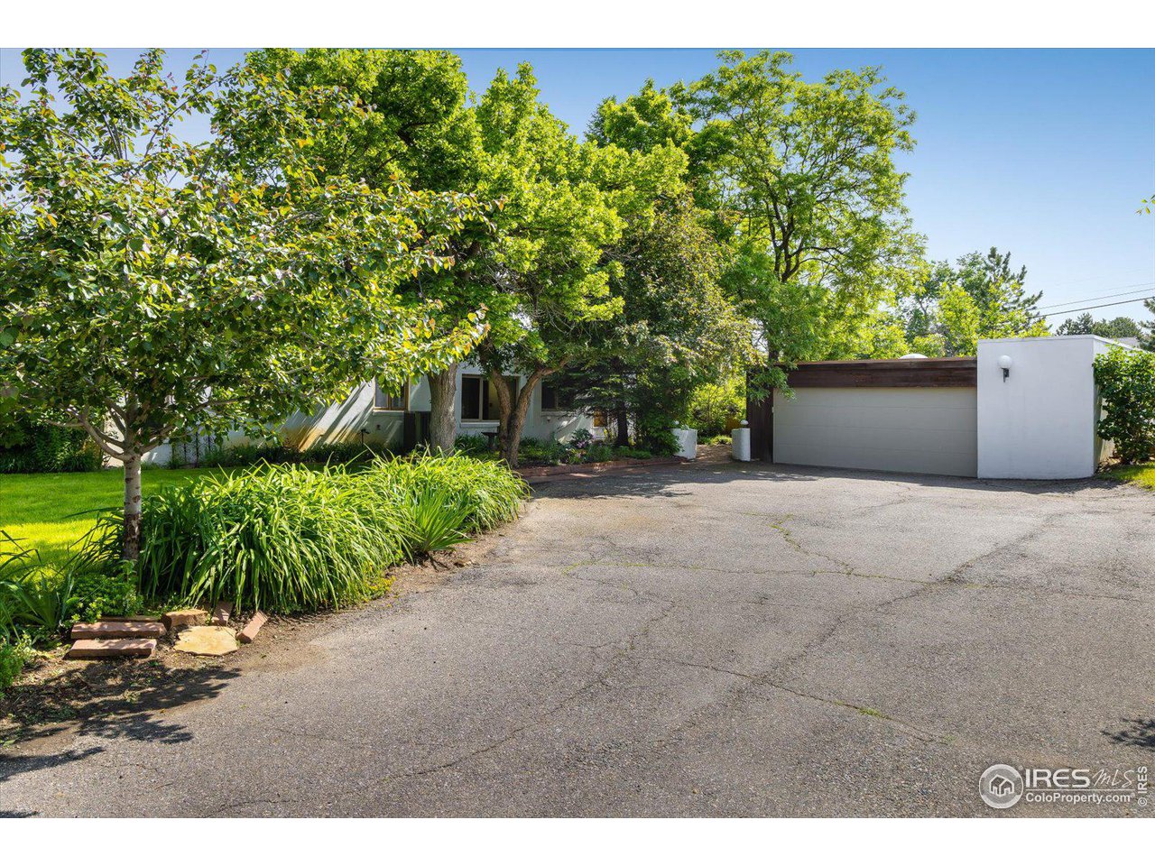 400 Ord Drive Boulder, CO 80303 - Photo 5 of 39 Detached garage and ample parking