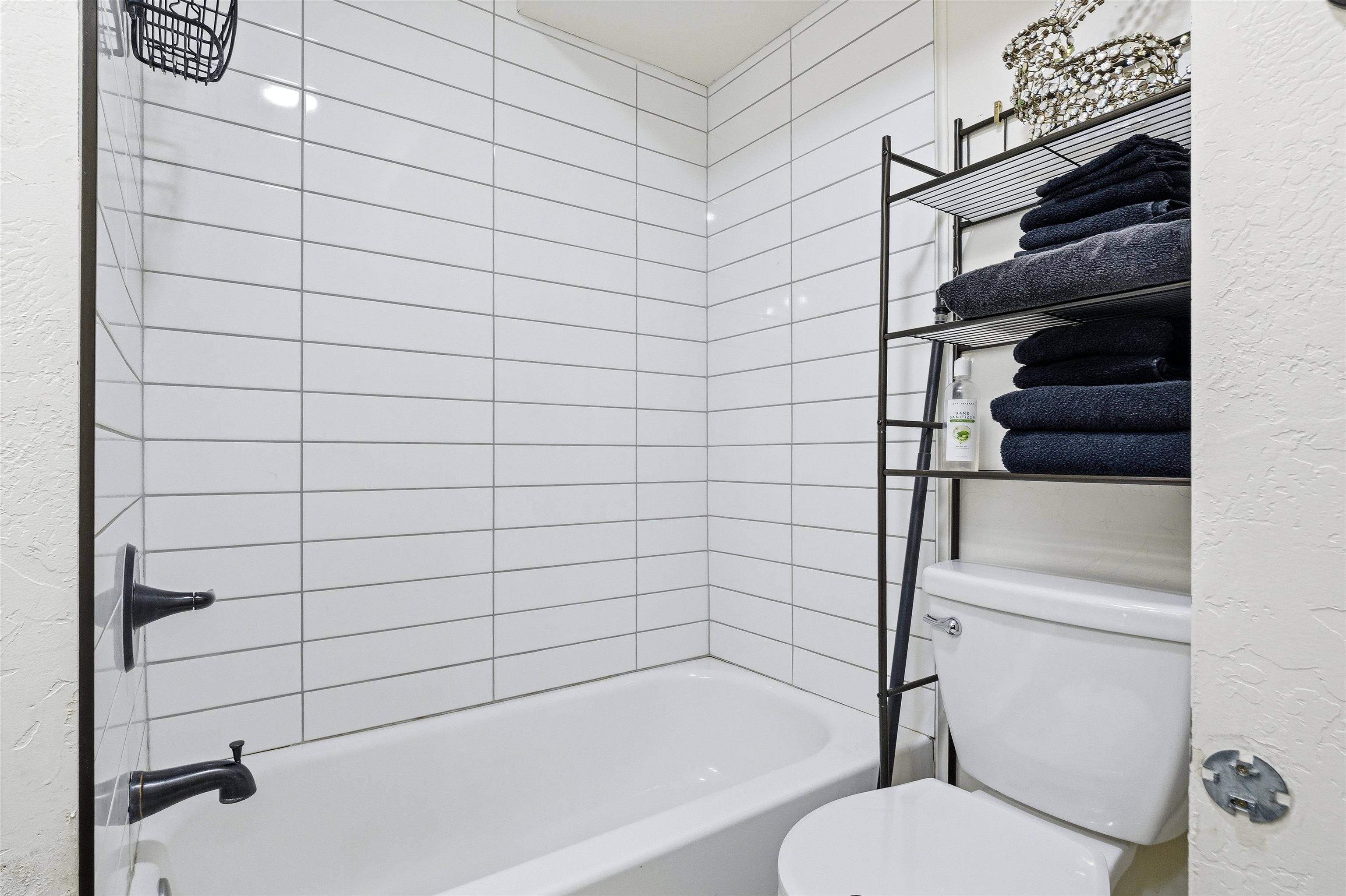 702-37 37 1/10 Road Palisade, CO 81526 - Photo 20 of 42 a bathroom with a toilet and a shower