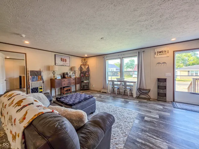 $235,000 | 969 Southeast A Street, Linton, IN 47441