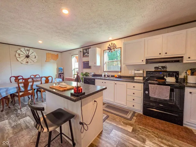 $235,000 | 969 Southeast A Street, Linton, IN 47441