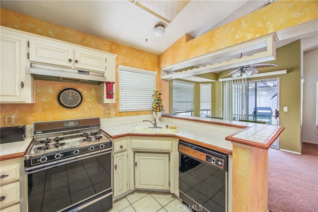 11820 Rustic Place Fontana, CA 92337 - Photo 11 of 28