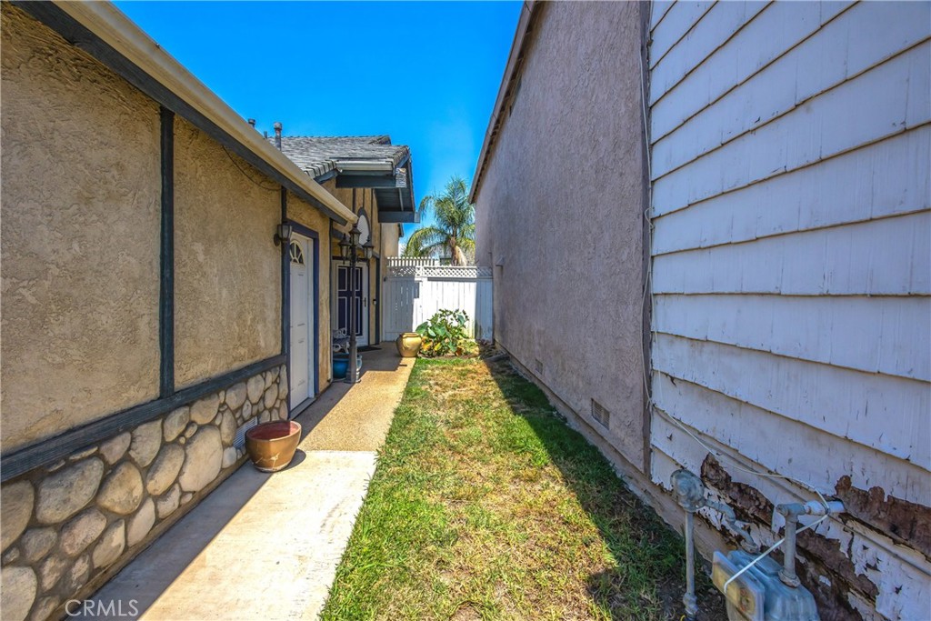 11820 Rustic Place Fontana, CA 92337 - Photo 21 of 28