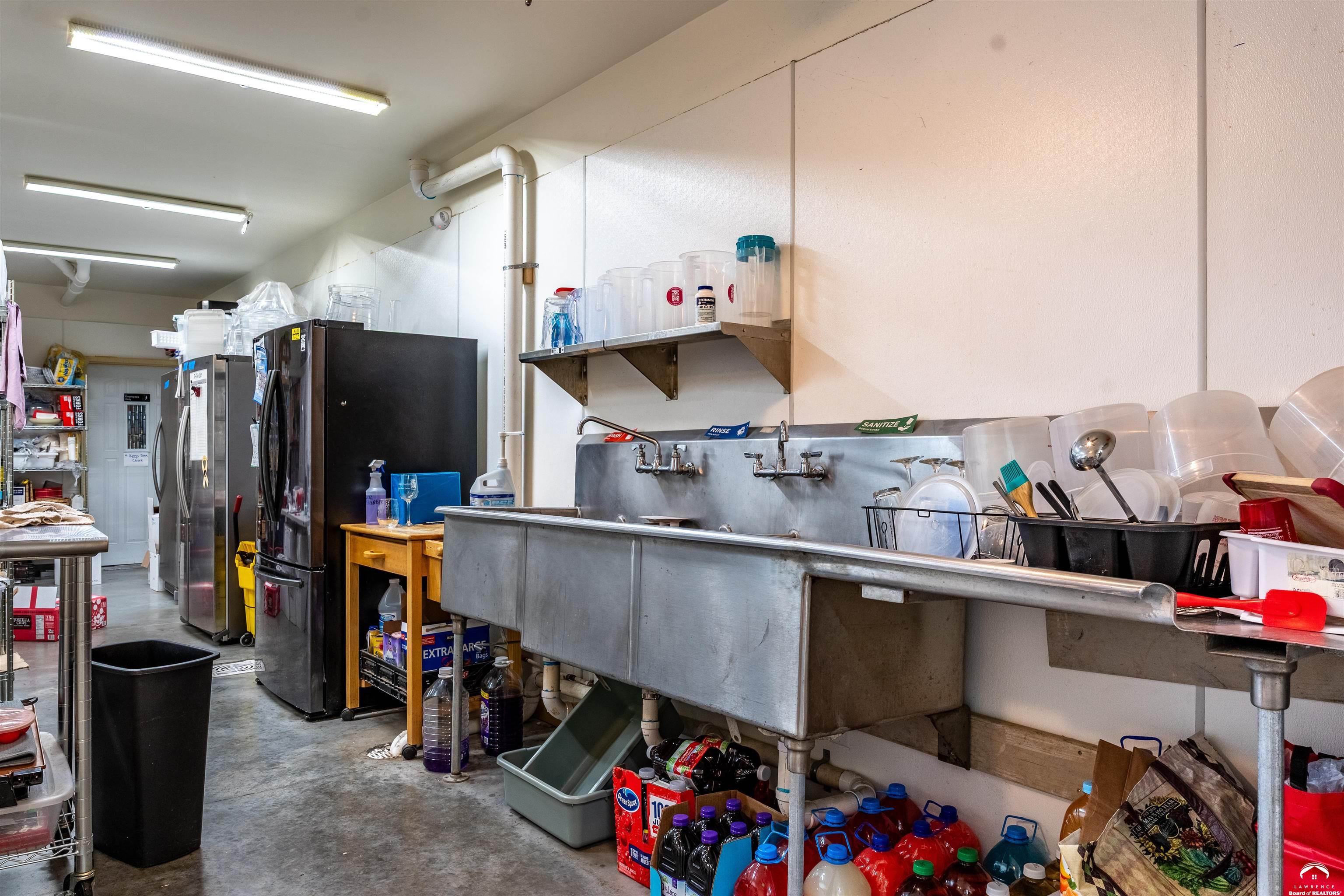 24305 Loring Road Lawrence, KS 66044 - Photo 44 of 98