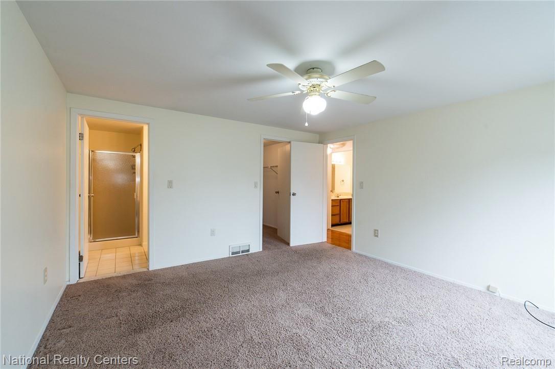 2272 London Bridge Drive, Unit 52 Rochester, MI 48307 - Photo 12 of 24 Master Bedroom