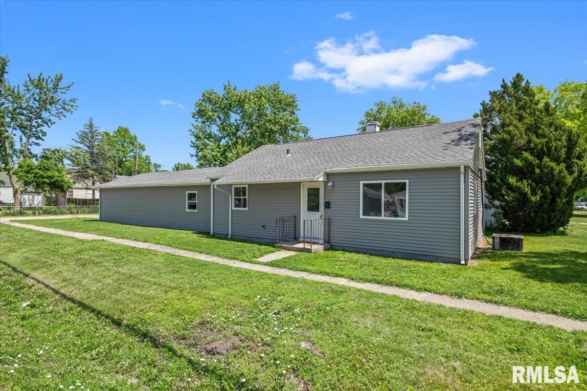 2201 East Converse Street Springfield, IL 62702 - Photo 2 of 28