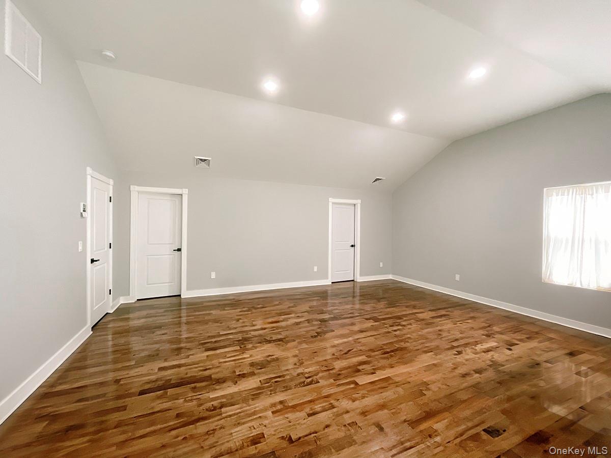82 Hampton Road Marlboro, NY 12542 - Photo 17 of 34