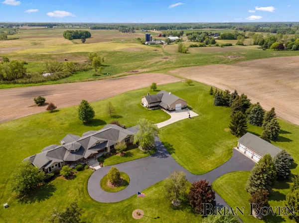 $2,400,000 | 1740 7 Mile Road Northwest, Comstock Park, MI 49321