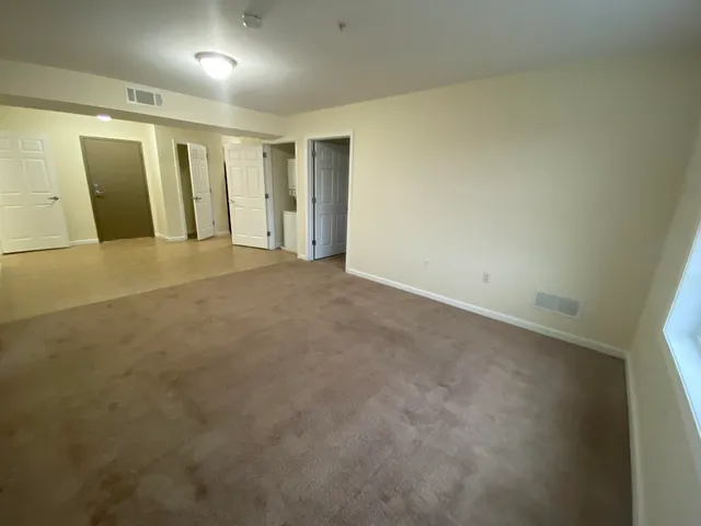 $1,965 | 80 Sentinel Court, Unit 206, Manchester, NH 03103