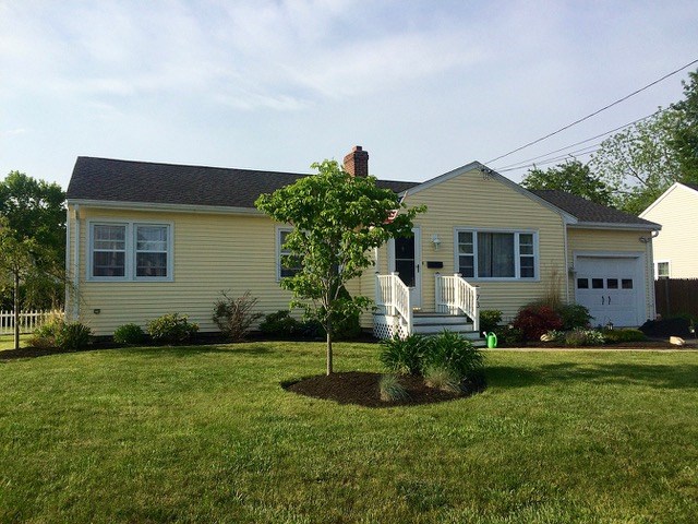 73 Kingswood Road Bristol, RI 02809 - Photo 1 of 4 Gallery Image 1