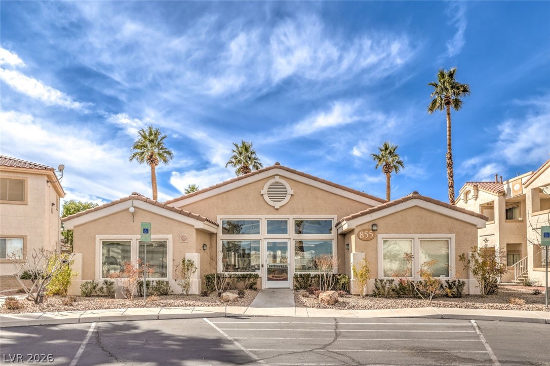 855 North Stephanie Street, Unit 1015 Henderson, NV 89014 - Photo 21 of 27 Community features pool & spa, clubhouse and exercise room