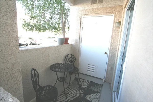 $1,800 | 855 North Stephanie Street, Unit 1015, Henderson, NV 89014