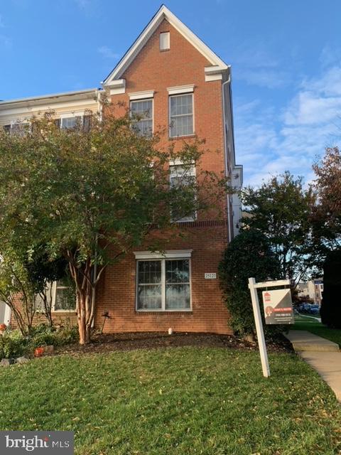 25121 Gunnery Square Chantilly, VA 20152 - Photo 2 of 29 Front