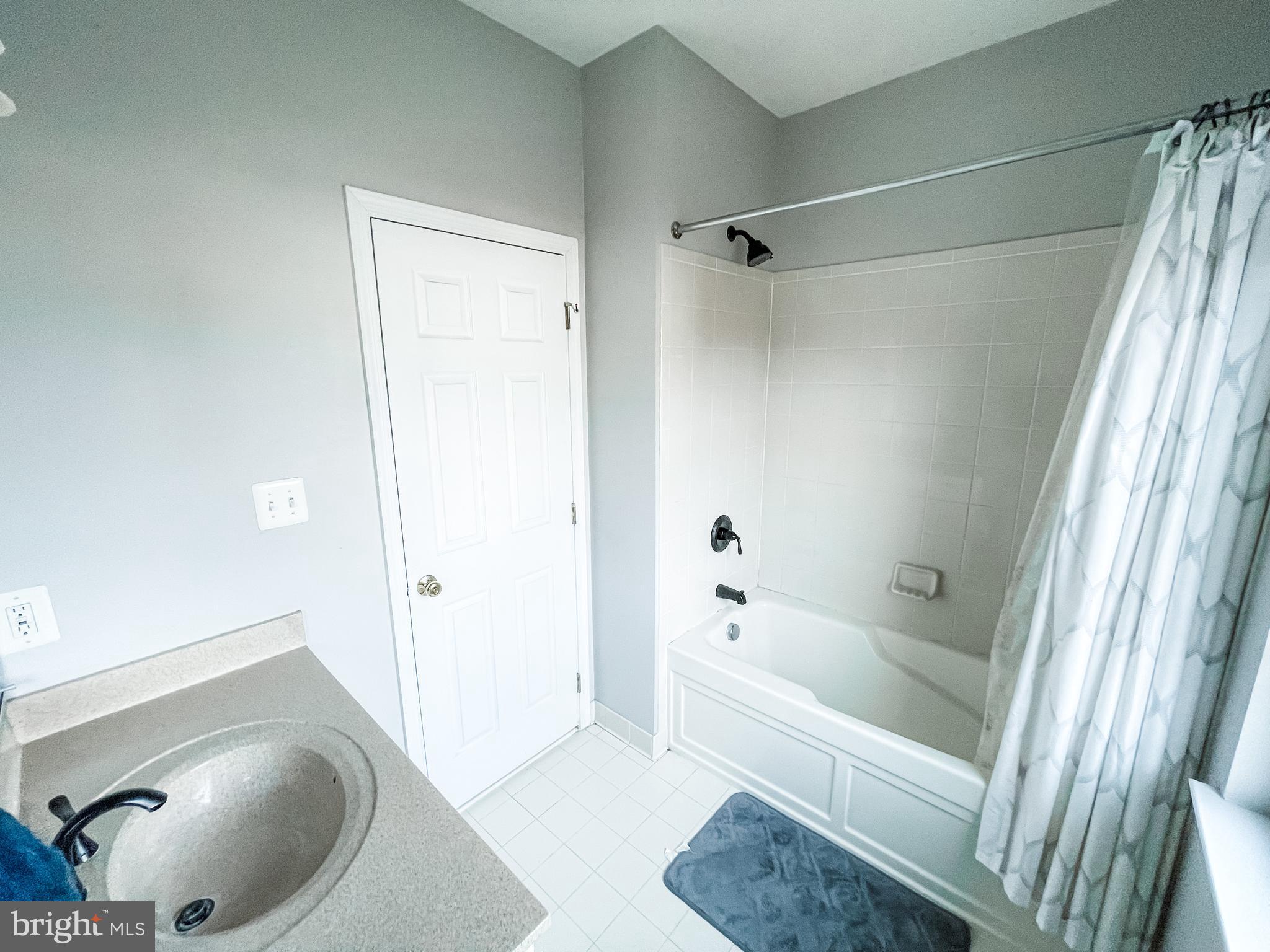 25121 Gunnery Square Chantilly, VA 20152 - Photo 27 of 29 Full Bath 3