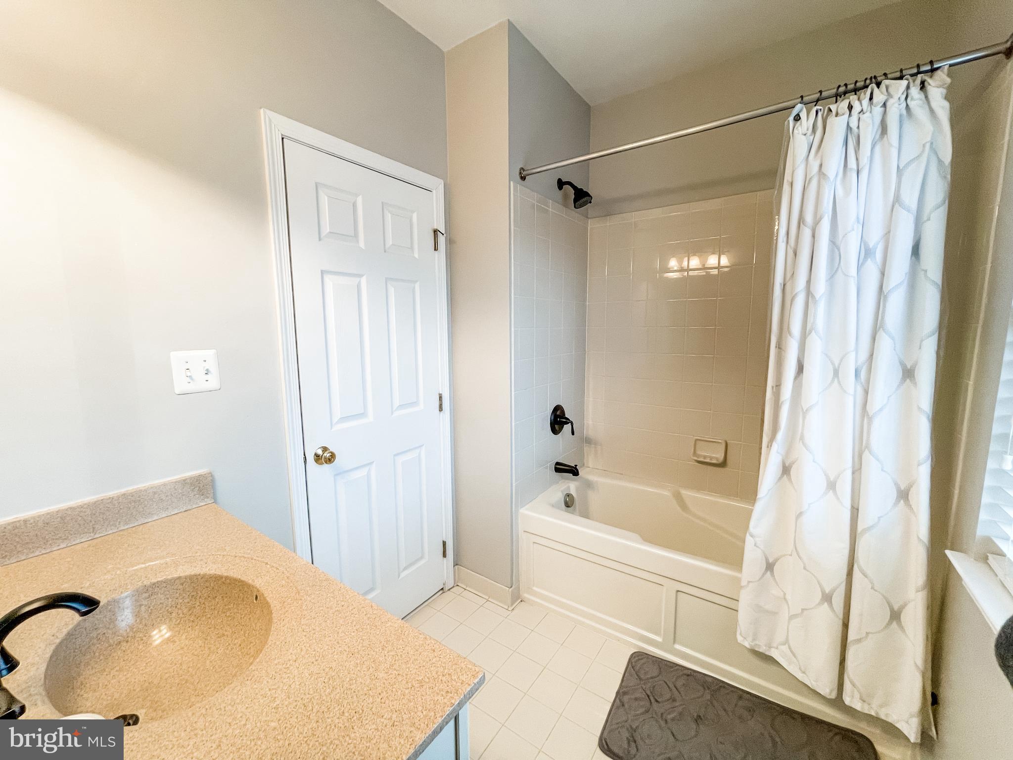 25121 Gunnery Square Chantilly, VA 20152 - Photo 29 of 29 Bathroom 3
