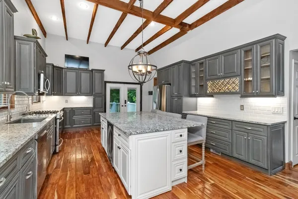 $799,999 | 333 Summer Street, East Bridgewater, MA 02333